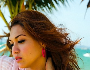 beachpinkshirt