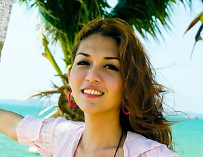 beachpinkshirt